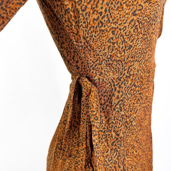 Billabong Spring Romance Sleeve Mini Wrap Dress Animal Print Toffee size S NWT - Picture 8 of 12